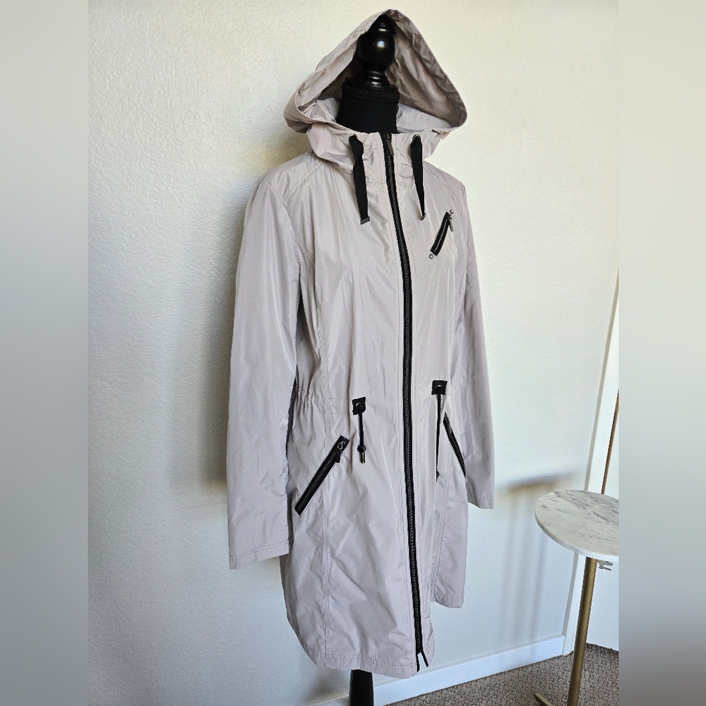 Long Tahari Women's raincoat